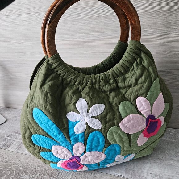 RT Import Boho Multicolor Hawaii Tropical Floral Purse Wood Handle Quilted Bag - Picture 3 of 16